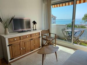 A146 2 pieces luminuex vue mer parking Moulleau