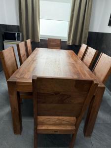 Im Tal 2 Haus - 2 WE, 5 SZ,3 Bäder, 11 Betten - Klimaanlage - 3hvězdičkové hotely ve městě Bergheim