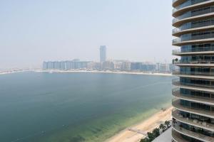 KeyRock - Grand Bleu Escape with Iconic Palm Views