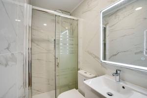 Chiado Charm Central Lisbon Retreat Apartment