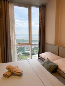 Studio with balcony in 8 Newtown Blvd