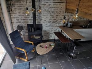 Maisons de vacances Les Gites des Chaumes de Villeneuve - Le Loft : photos des chambres