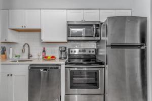 Tranquil 1 Bedroom Oceanfront Condo! Sea Watch 1114