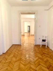 Calea Mosilor VINTAGE MINIMALIST 4 ROOMS Apartment