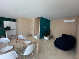 Villas Maison lumineuse et calme a Redessan : photos des chambres