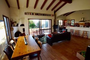 Villa-Sebode mit Pool, Strandnähe & Klimaanlage