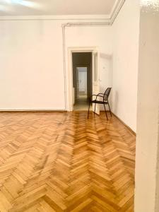 Calea Mosilor VINTAGE MINIMALIST 4 ROOMS Apartment