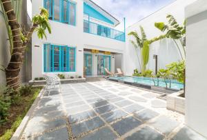 ETSY BLUE Pool Villa 4 Minute Walk to Beach Pickup Service included