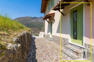 Naol penthouse apartment, Tignale