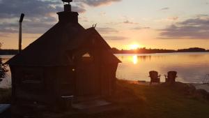 Big 4 bedroom house with sauna by the sea