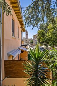 City Center Amphitheater Studio Apartments