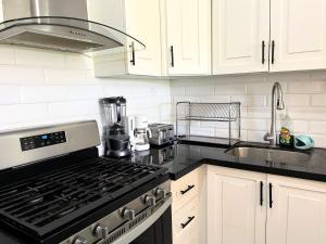 Chic Beach Apartment - 3 min to Beach