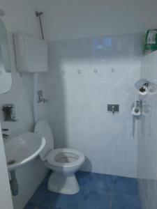 No wifi and no aircon apartment