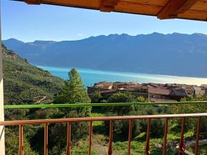 Naol penthouse apartment, Tignale