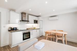 Prime Location Kensington Apartments