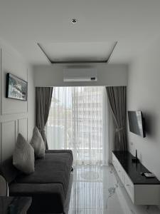 The Empire Tower Pattaya by MEG