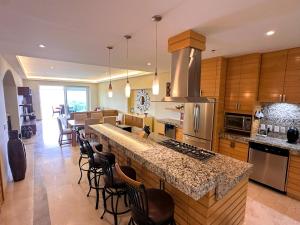 ANANA El Dorado 305 | Pool & Lake Views