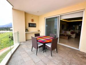 ANANA El Dorado 305 | Pool & Lake Views
