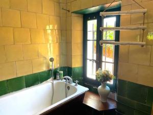 B&B / Chambres d'hotes Villa Magdala Arts & Residence : photos des chambres