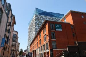 City Apartment - Walking distance to Mailbox
