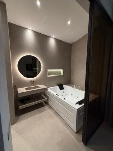 Room #1473554001