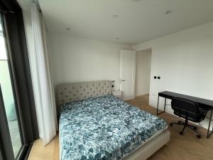 Cozy 2BR in London Core