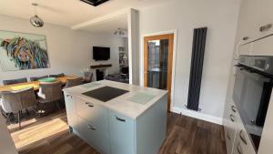 The Bakehouse - by Caithness Luxury Apartments NC500 - 5 Bedroom Luxury Holiday Home - Sleeps Work teams upto 5 & holiday makers upto 10 - PREFERENTIAL RATES FOR LONG STAY TRADES - CONTACT US -