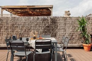 Cotoca - 3 bedrooms and balcony in Eixample Dreta