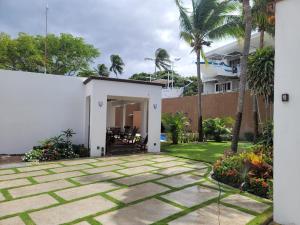 Lakefront Paradise Retreat, Private Pool Vacation Home in Rivas, between Ometepe, Tola and San Juan del Sur