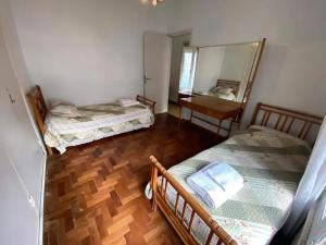 Chalet familiar en Los Troncos, a pasos de Playa Grande y Varese