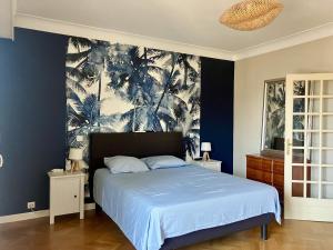 l OSTAL BLAU