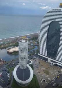 Апартаменты на 41 этаже с видом на море и горы