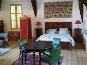 B&B / Chambres d'hotes L-ancien Tribunal : photos des chambres