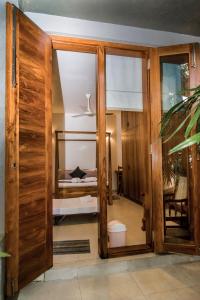 Modern 5BR BathTub MoviRoom RoofTop Cook NatureViews Ella Kandy Train