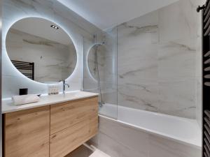 Arc 1950 - Apt spacieux pour 10 pers, 4 chambres, accès skis aux pieds - FR-1-686-46