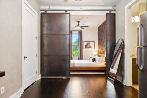 Neon Daes Amazing 1 Bedroom Near Vandy and Broadway