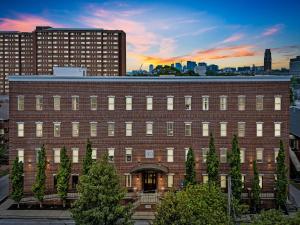 Neon Daes Amazing 1 Bedroom Near Vandy and Broadway