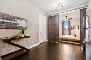 Neon Daes Amazing 1 Bedroom Near Vandy and Broadway