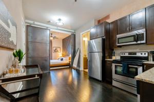 Neon Daes Amazing 1 Bedroom Near Vandy and Broadway