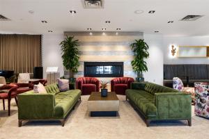 DoubleTree by Hilton Fairfield Hotel & Suites