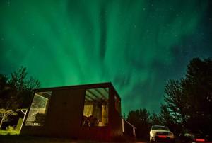 Eyja Mork - Aurora Igloo with shared Hot Tub, BBQ and kitchen - B2