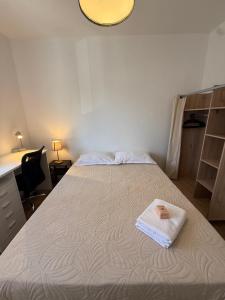 Appartements Suite T5 Rennes Gare - Parking prive gratuit : photos des chambres