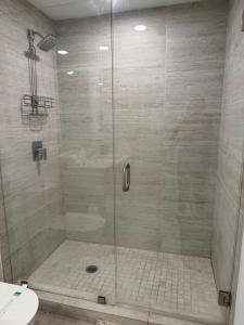 Stylish 2BR Quadro Luxe Stay in Design District