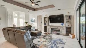 Villa Coastal Comfort Cove - Beautiful Pool Home with Gulf access
