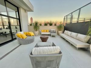 Flat Alto e Completo Com linda Vista da Cidade