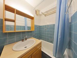 Appartements Studio 4 Pers au Pied des Pistes, Balcon Sud, Parking, Centre-Ville - FR-1-241-73 : photos des chambres