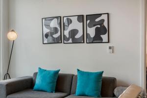 Chic 4-Bedroom with Skyline Views & Amenities