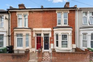 New! Stylish 4BR Portsmouth Home - Sleeps 8 - Contractors & Family stays