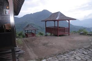 WR Cottage Worho Rhena