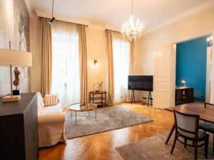 RB64 - Classy & Spacious Home near Villa District